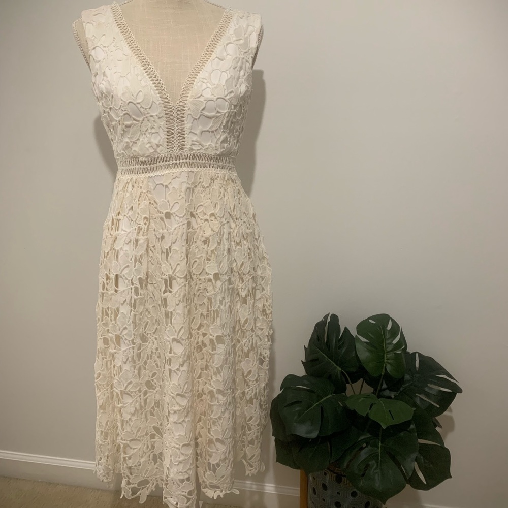 LuLu white dress. Excellent for spring or summer dress!
